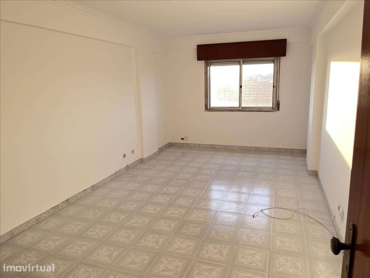 Apartamento T1 com arrumos em Agualva - Grande imagem: 4/11