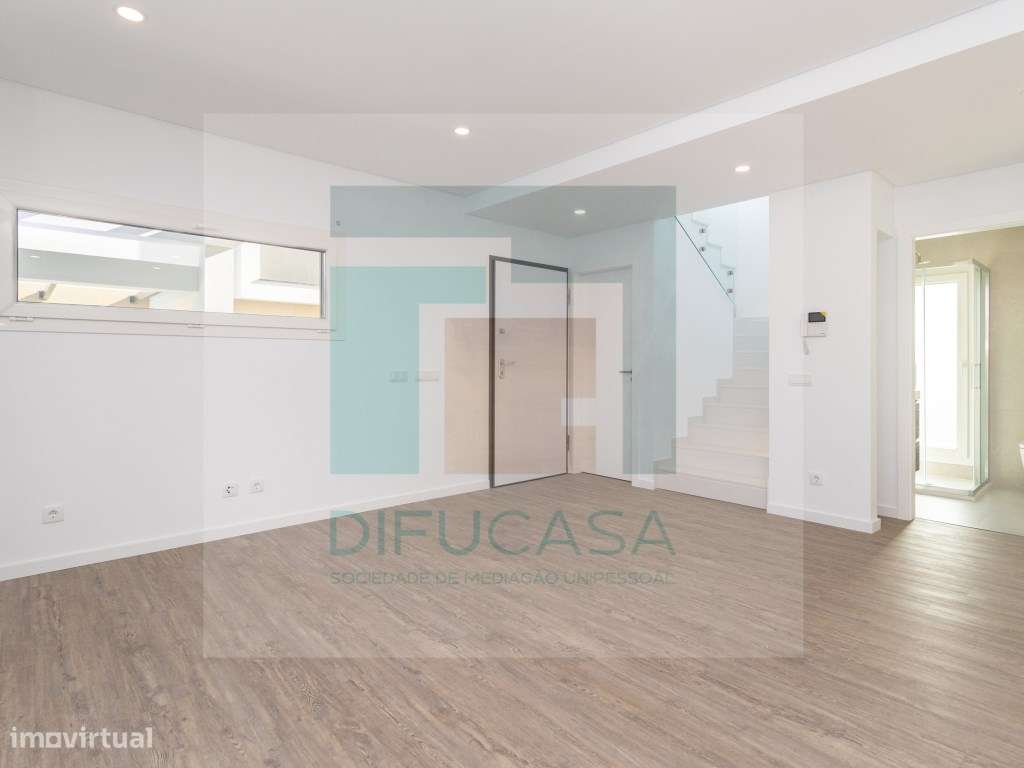 Moradia Geminada T3 + escritorio-11