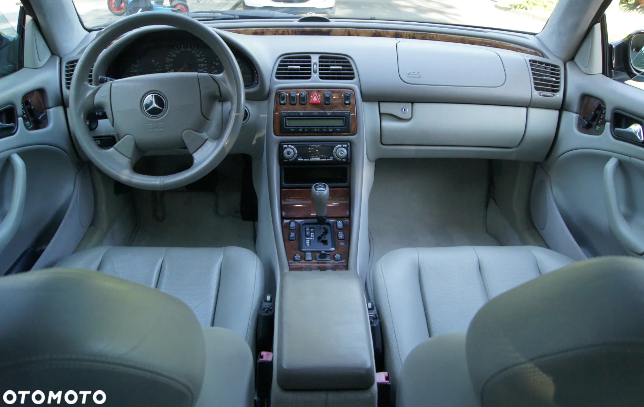 Mercedes-Benz CLK 320 - 16