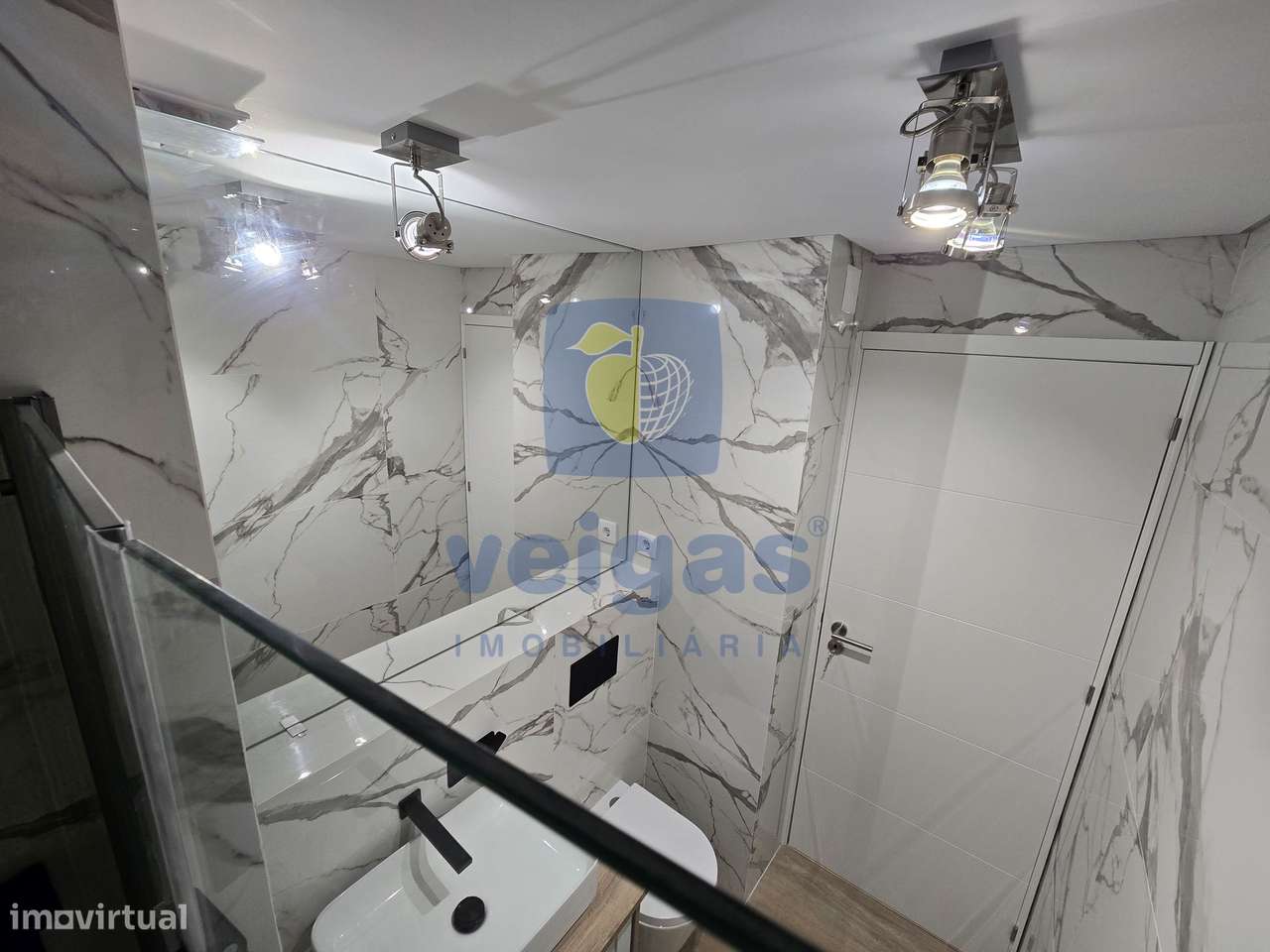 Apartamento renovado com 1 quarto em Charneca de Caparica-20