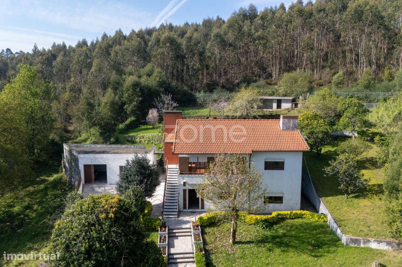 Moradia T5, Independente - S. Mamede Coronado - Grande imagem: 2/29