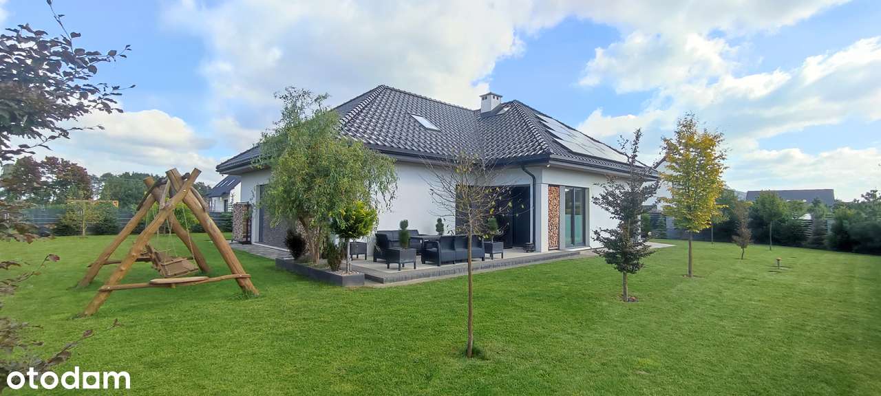 Nowoczesny dom z garażem i dużym ogrodem - Pełny obrazek: 5/15