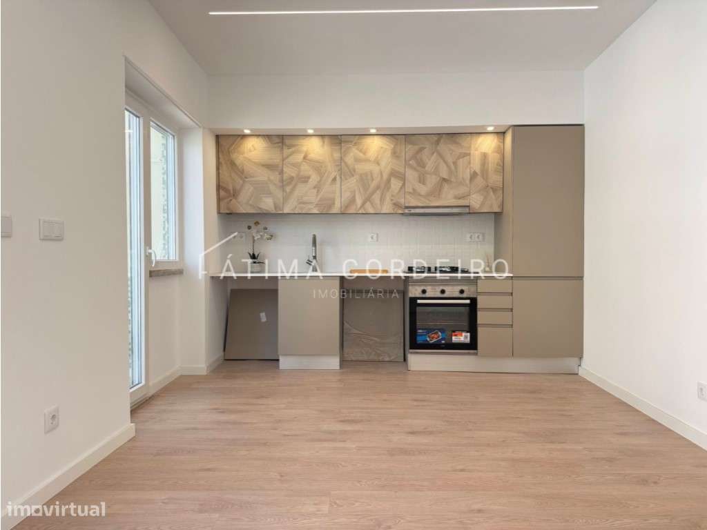 T2 completamente remodelado Praça Gil Vicente-4