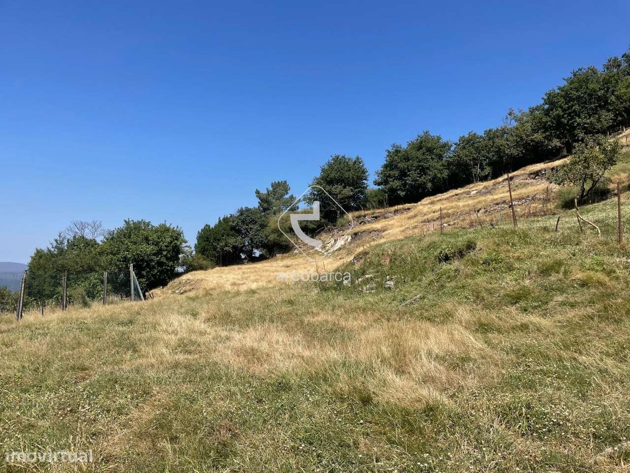 Propriedade com moradia recuperar, 4.700m2 de terreno, vistas excelent-25