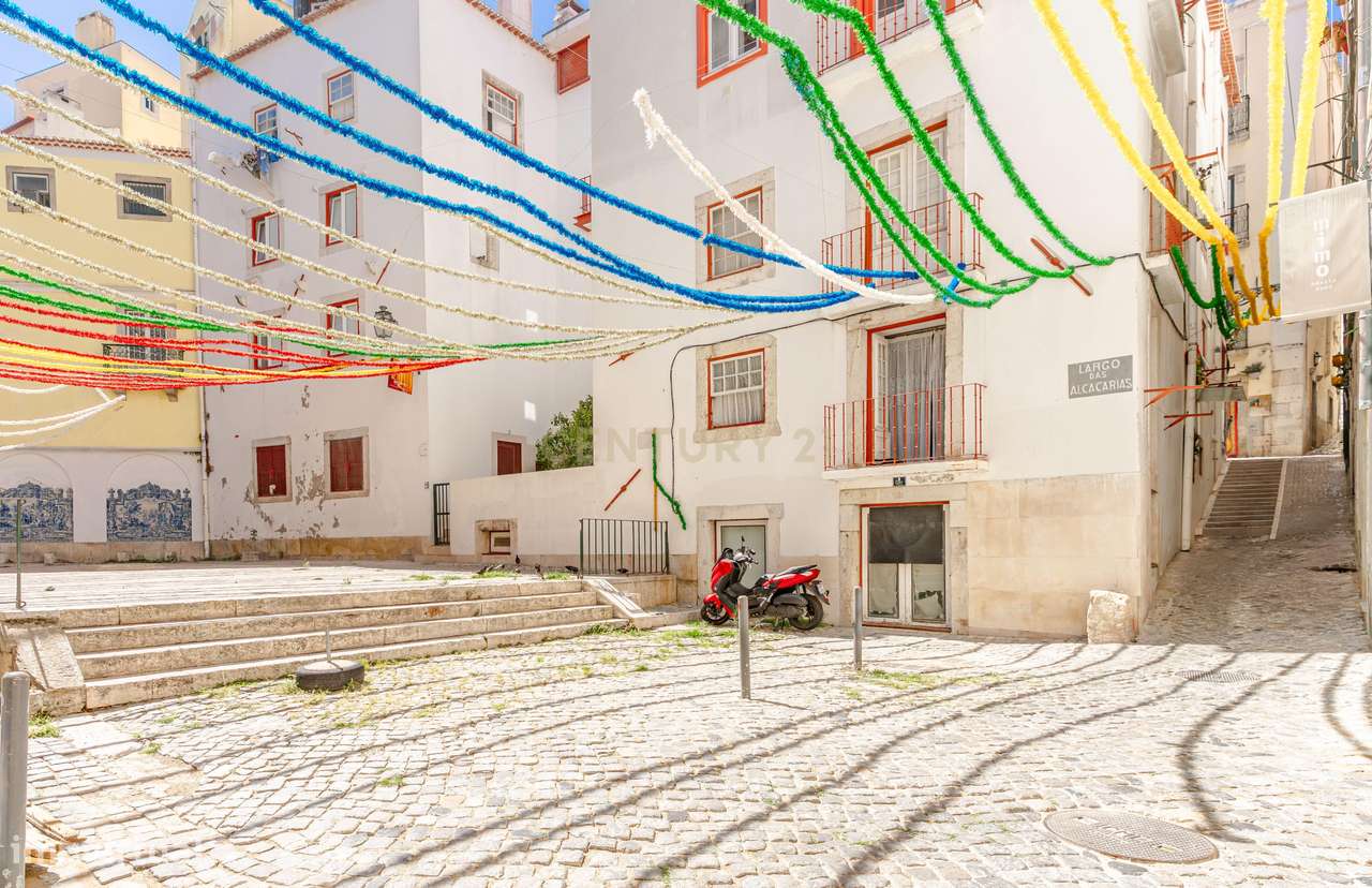 Apartamento T3 em Alfama – Autenticidade, História e Charme Lisboeta-16