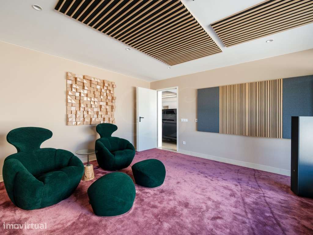 Moradia T8 c/Piscina | Queijas-48