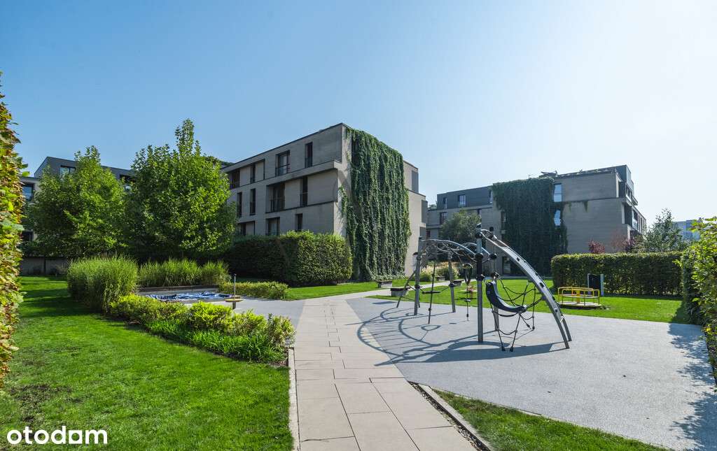 stan deweloperski / salon 50 m2 / 4 x garaż-9