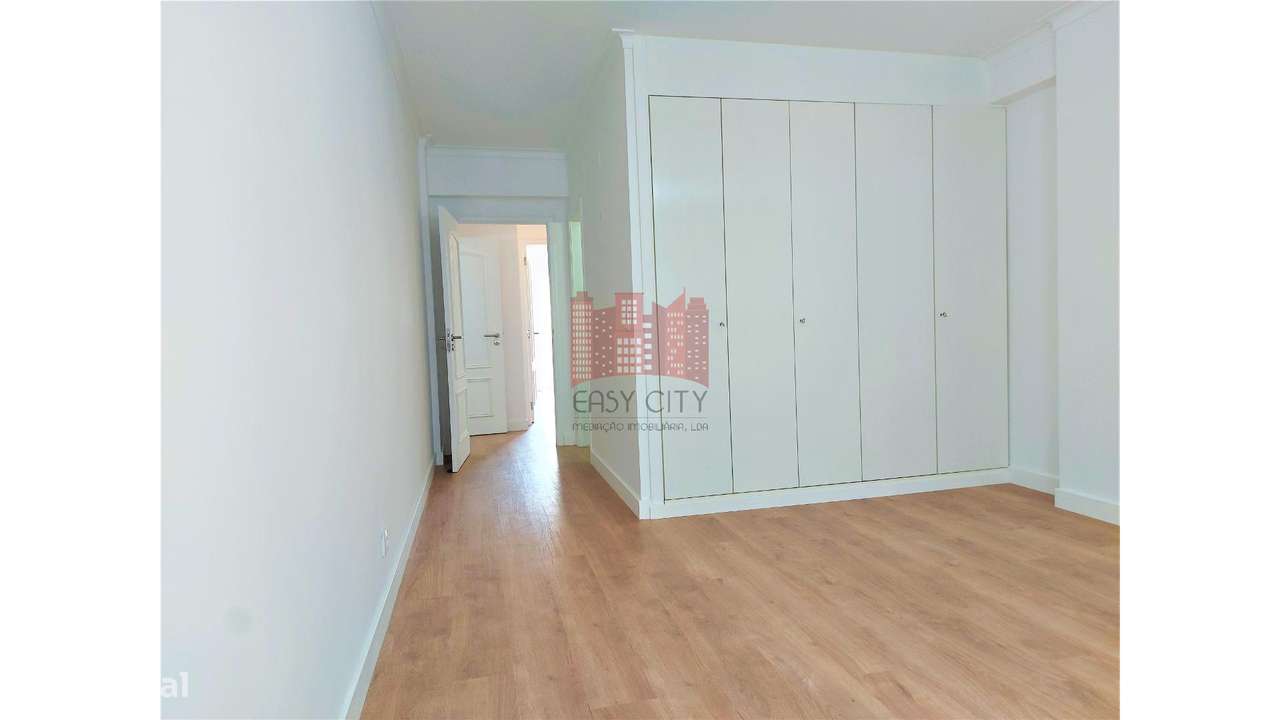Apartamento T3 em Laranjeiras-3