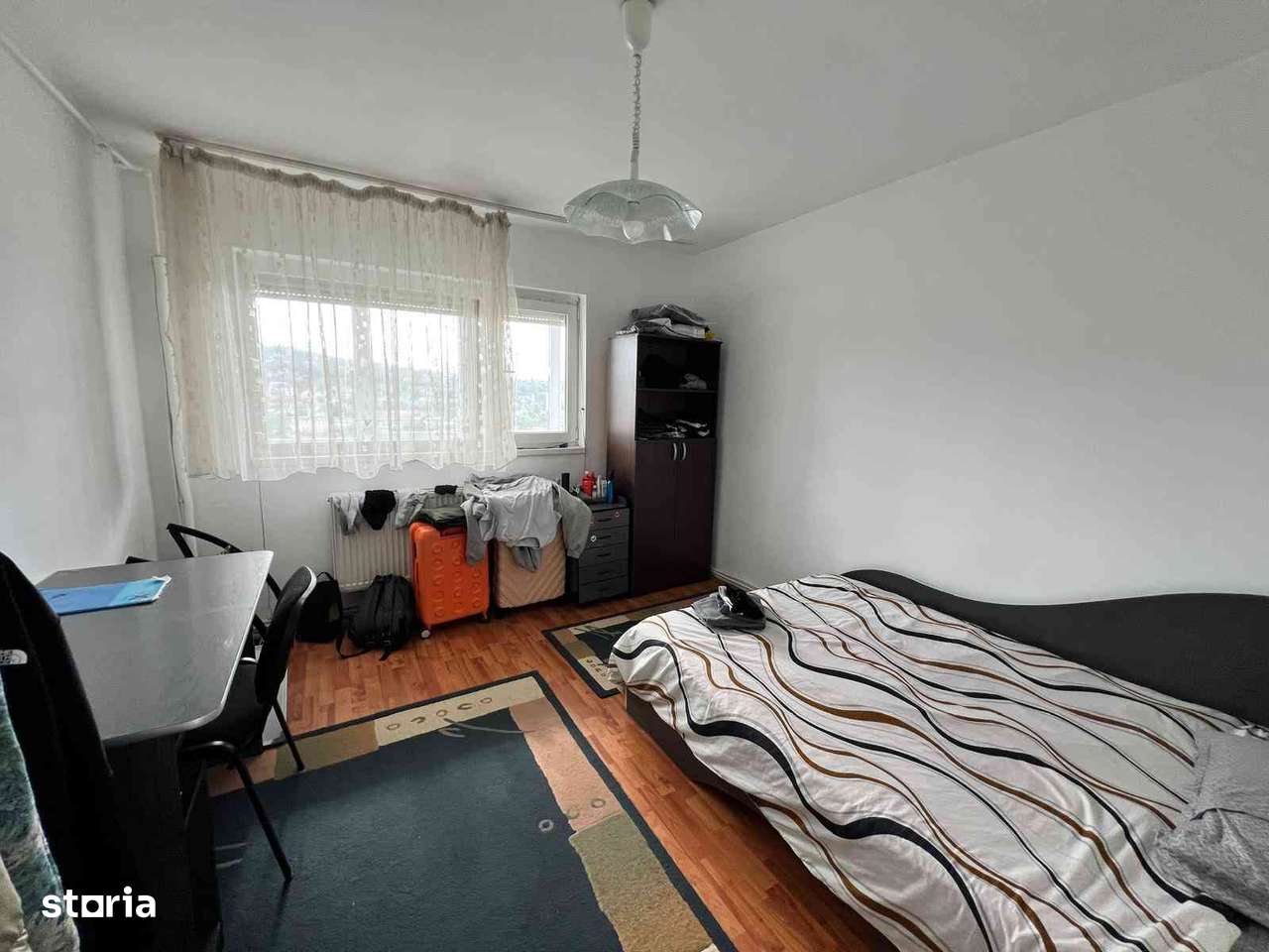 Apartament în Cornişa cu 3 camere  aproape de UMFST-5