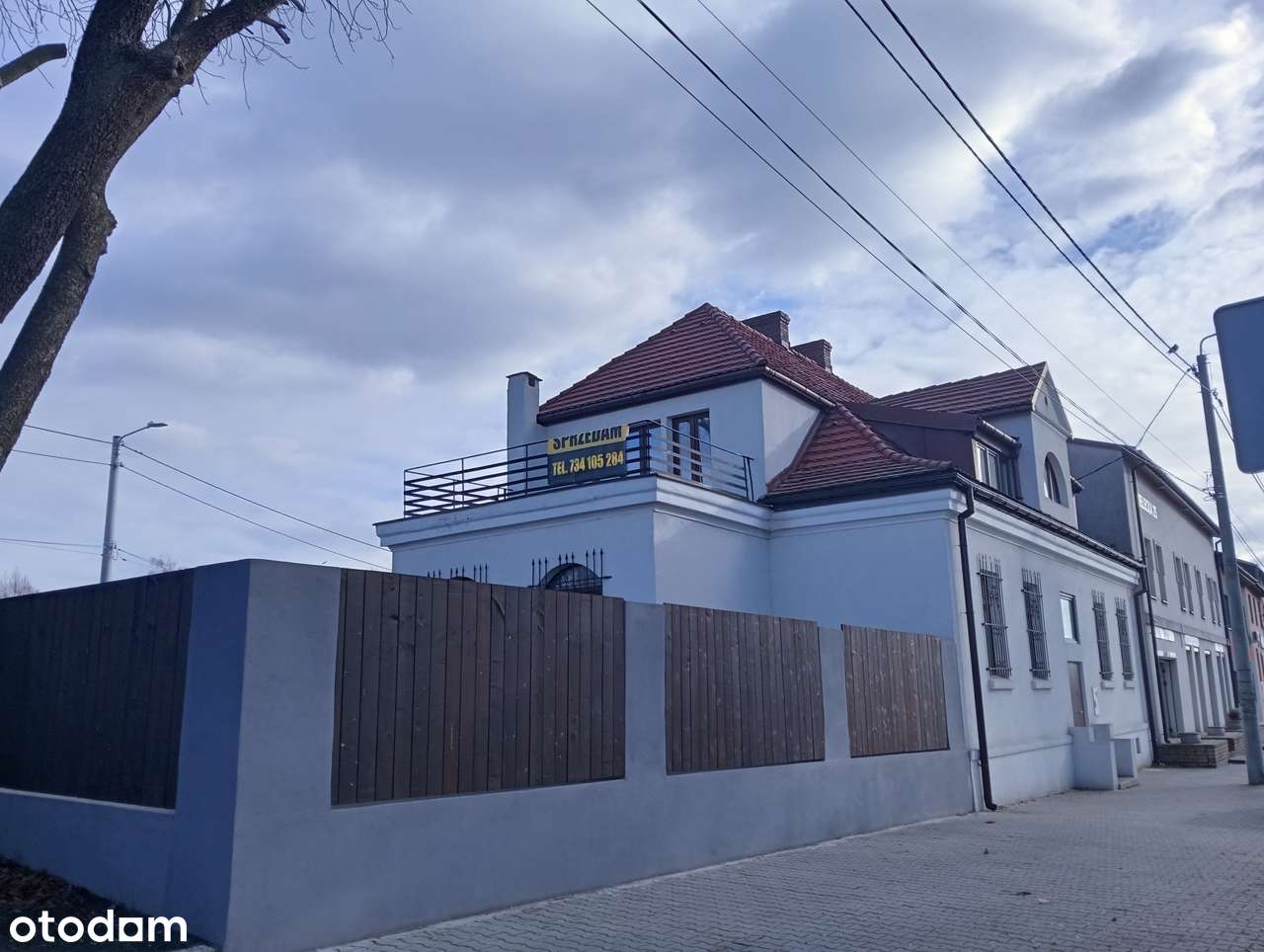 *Wyjątkowy dworek dla dwóch rodzin*-2