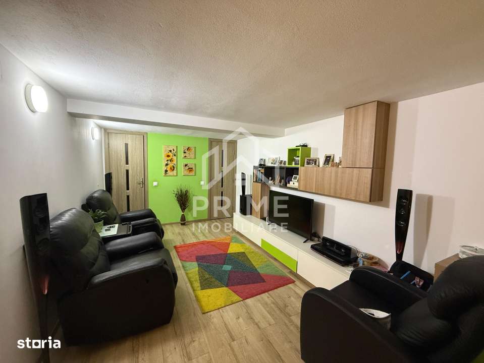 Apartament de vanzare cu 3 camere, scara interioara si curte privata - - Imagine principală: 2/13