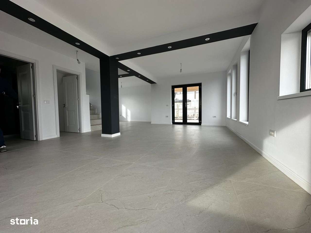 Casă Modernă 4 Camere cu 375 mp și Terasă Acoperită în Berceni, Ilfov-3