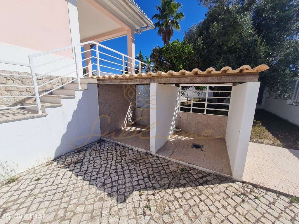 Moradia isolada V3+2 situada em Caixas, Sesimbra com Piscina-3