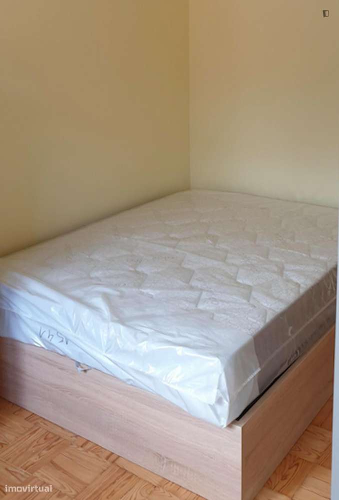 Quarto - localizado em Montarroio Coimbra - Grande imagem: 3/7