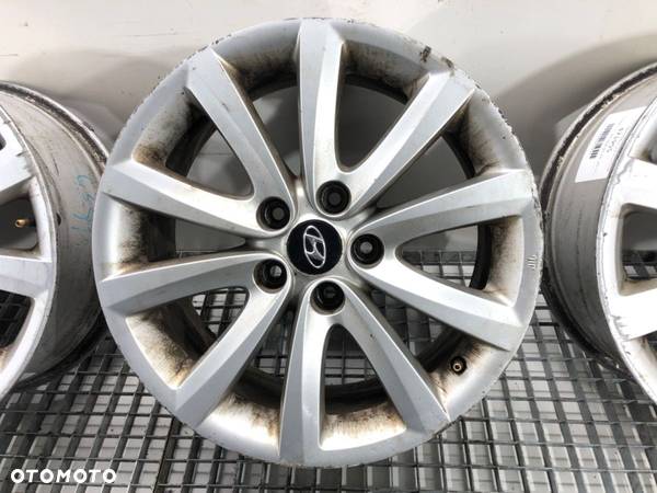 FELGI ALUMINIOWE KOMPLET 17 7,5J 5X114,3 ET46 ŚRODEK CENTR. 67,1 HYUNDAI ix35 (LM, EL, ELH) 2009 - - 4