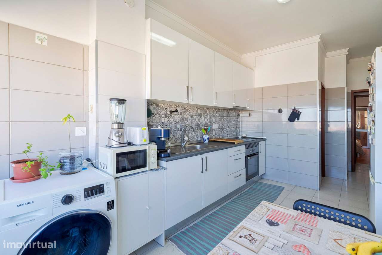 FEIJÓ - Espaçoso Apartamento T1 com varanda - Grande imagem: 4/29