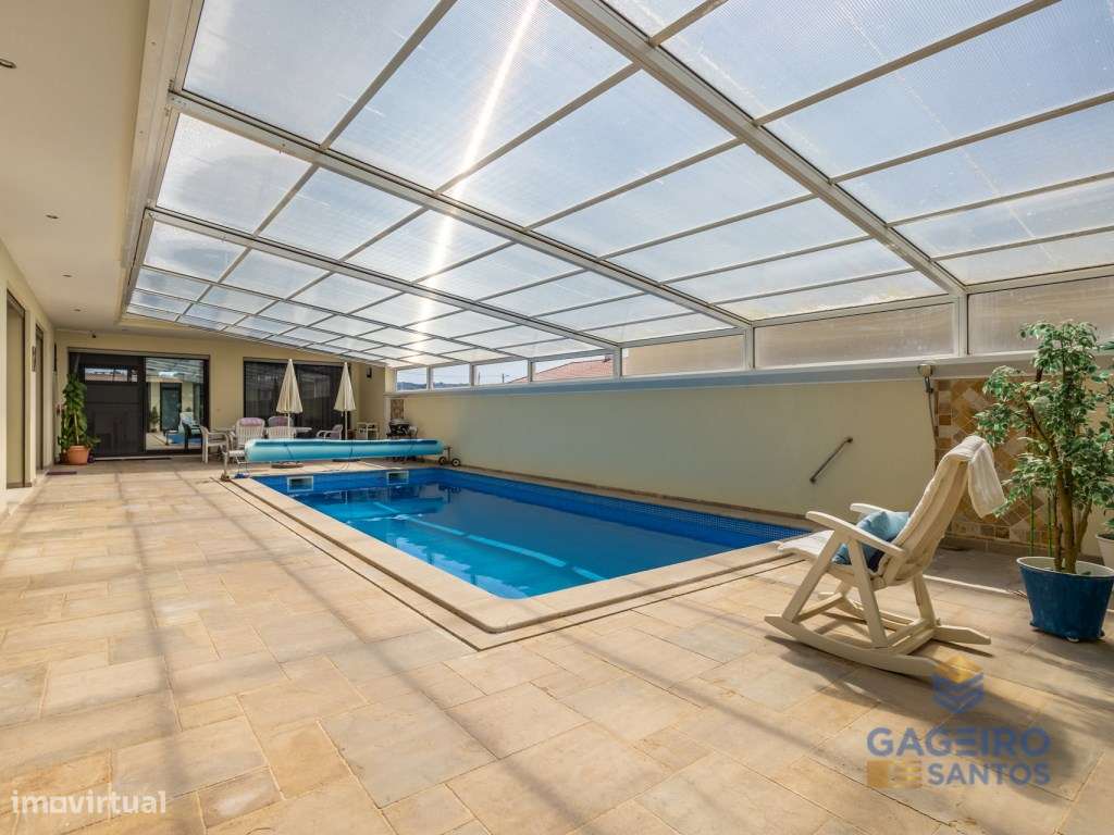 Moradia com piscina e terreno em São Martinho do Porto-42