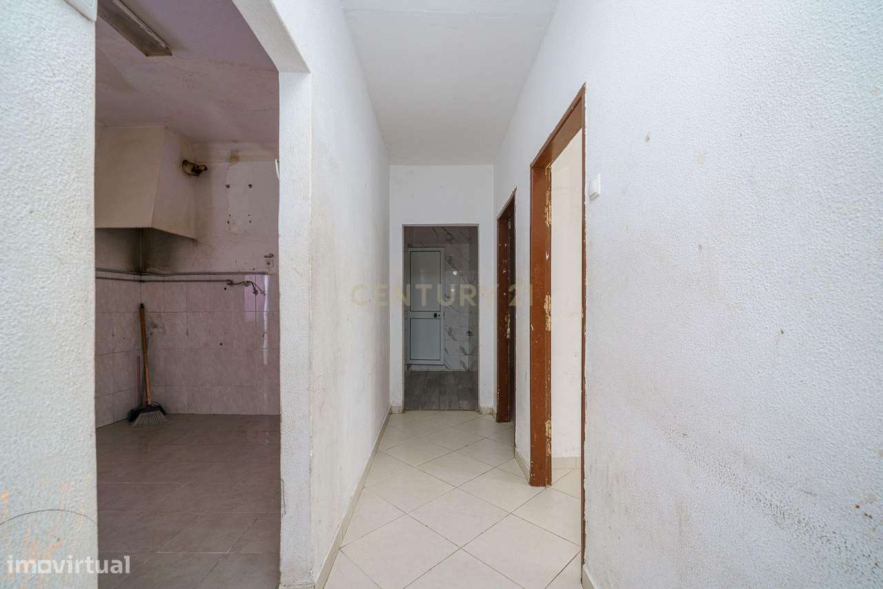 APARTAMENTO T6 NO CORAÇÃO DA CIDADE, EM SETÚBAL-17