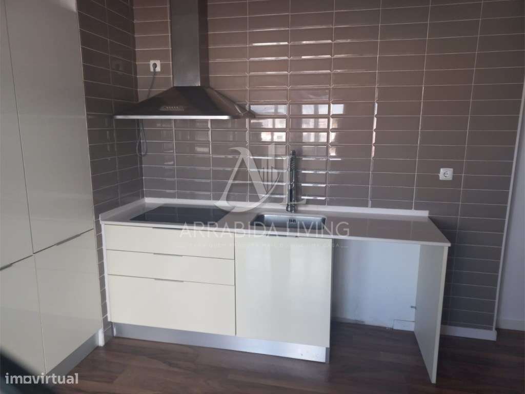 T2 - c/ 2 terraços - Pinheirinhos-8