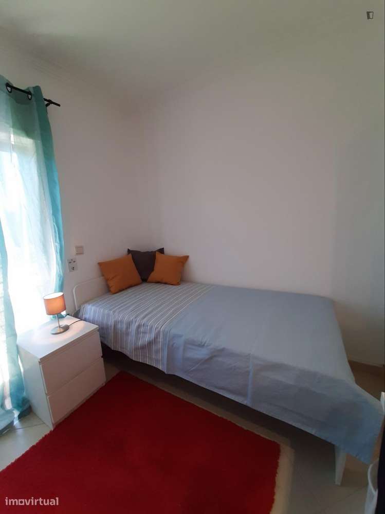 Quarto - localizado em Caparica Lisbon - Grande imagem: 4/10