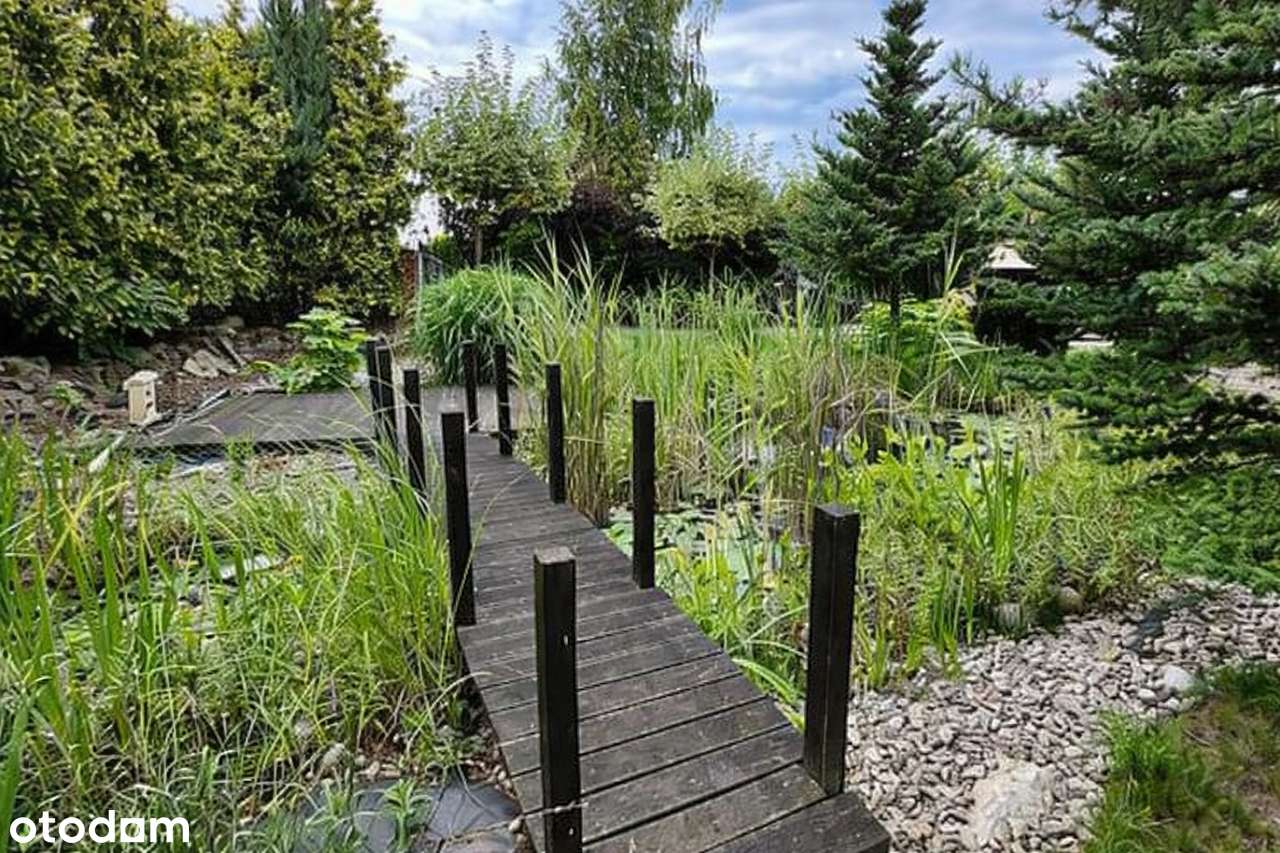 Przestronny dom z garażem i ogrodem blisko lasu-7