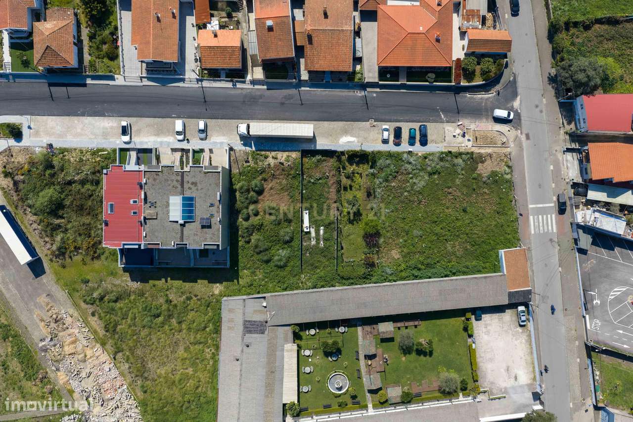 Terreno urbano | Construção habitação geminada em banda-5