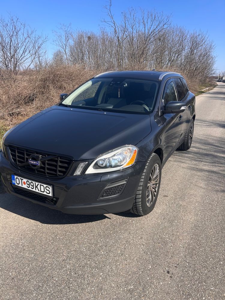 Volvo XC60 D5 AWD A6 Basic 2011