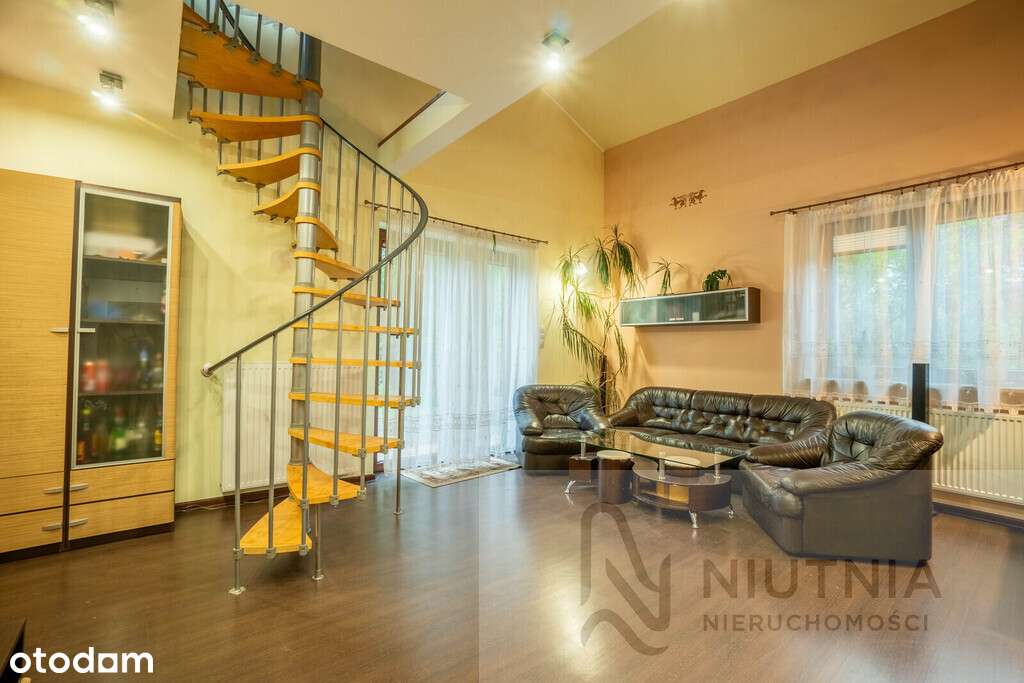 Wolnostojący dom z podwójnym garażem!-2