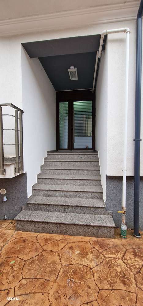 Ion Mihalache / Grivitei - Parter cu Garaj Subteran si Curte Proprie-4