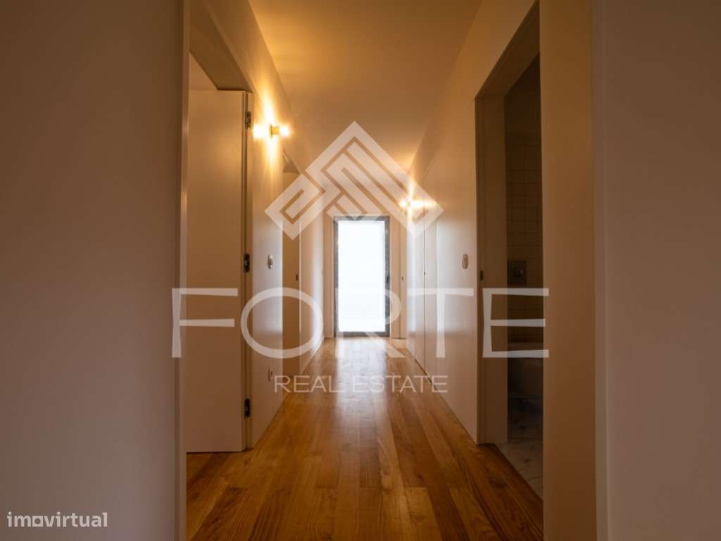 T3 com Piscina em Plena Cidade de São João da Madeira-7