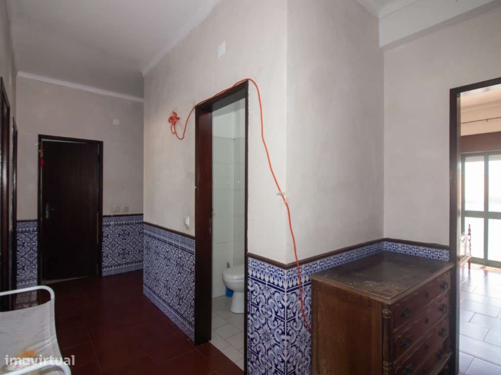T3 para Remodelar no Centro de Samora Correia | Excelente Potencial-24
