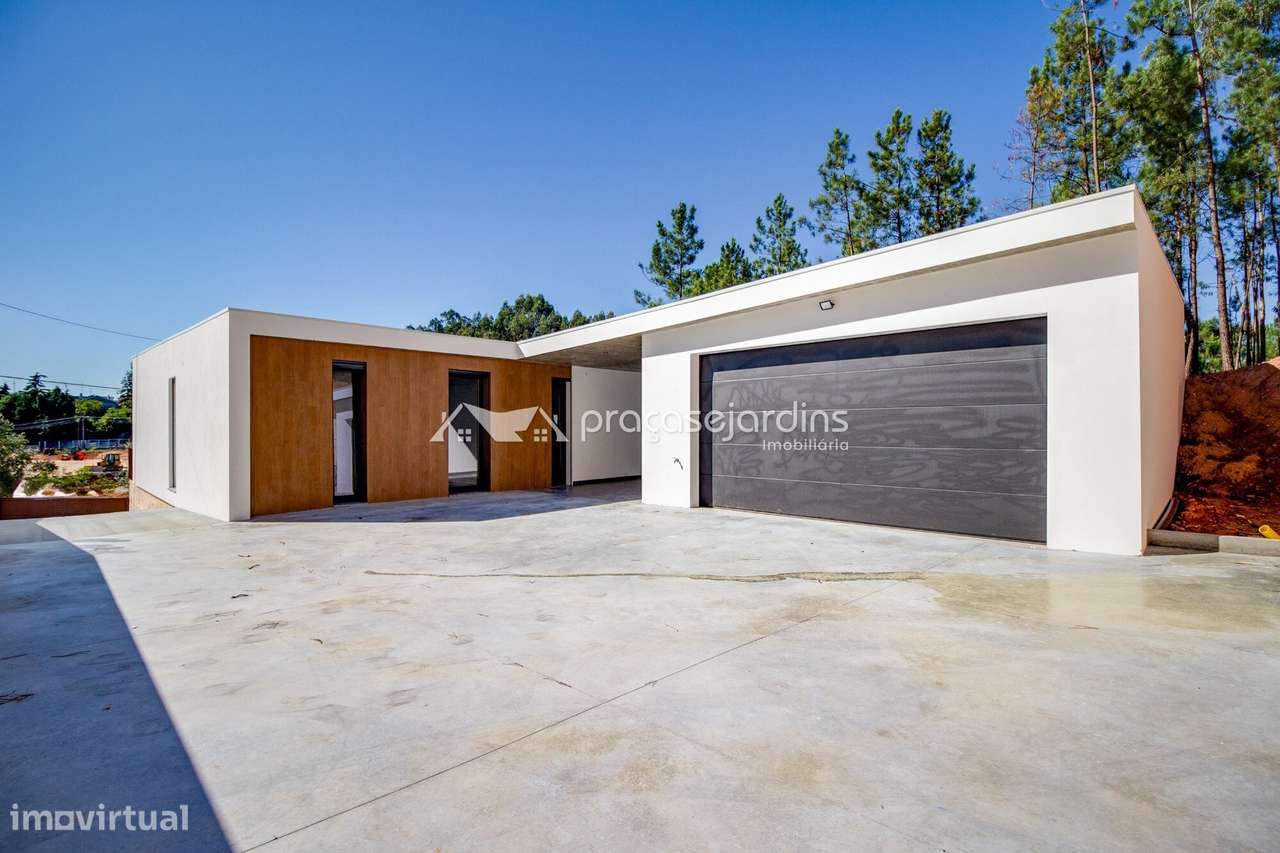 Moradia de Luxo em Leiria com 4 quartos e Garagem - Grande imagem: 4/35