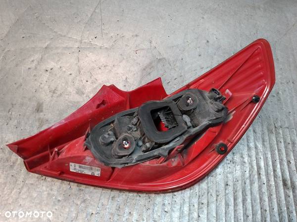 LAMPA TYLNA LEWA OPEL CORSA D 13186350 - 3