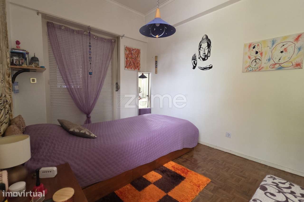 Excelente apartamento T2, situado num 1.º andar, na Buraca-18