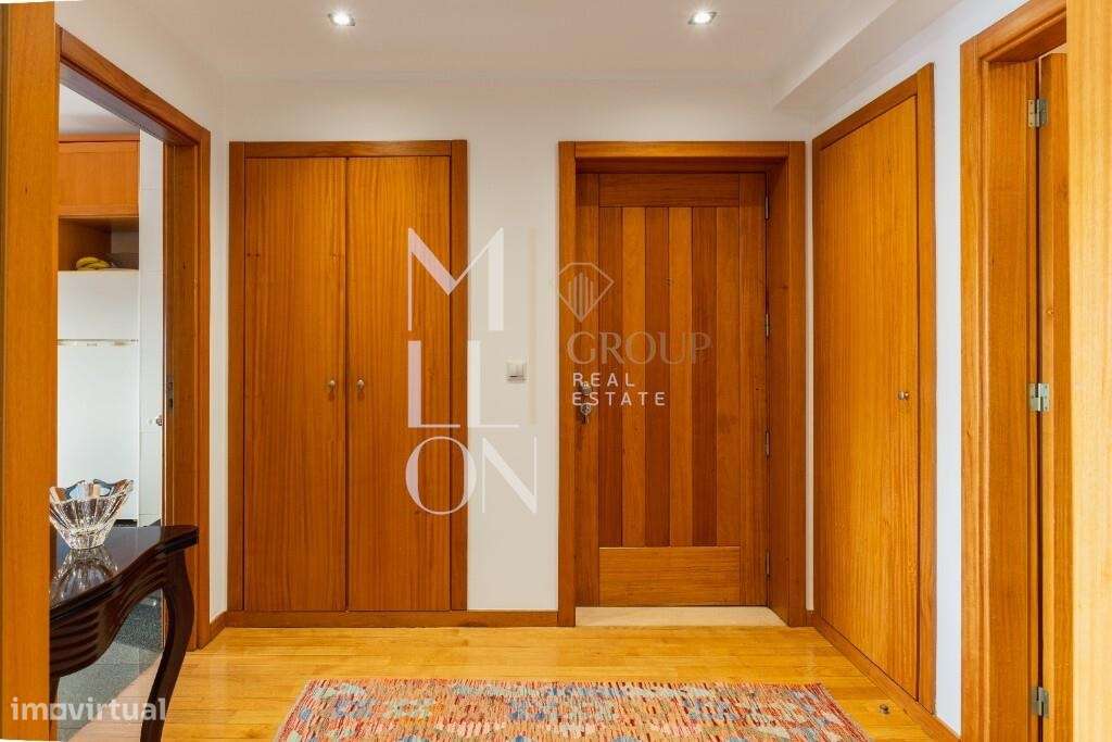 T2 com Suite, Varanda a Sul e Garagem Dupla a 10 min. do Hospital S. J-5