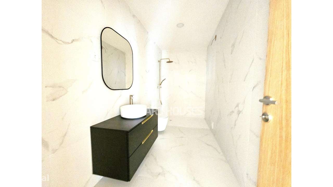 Moradia T3 c/ terraço centro São Romão-17