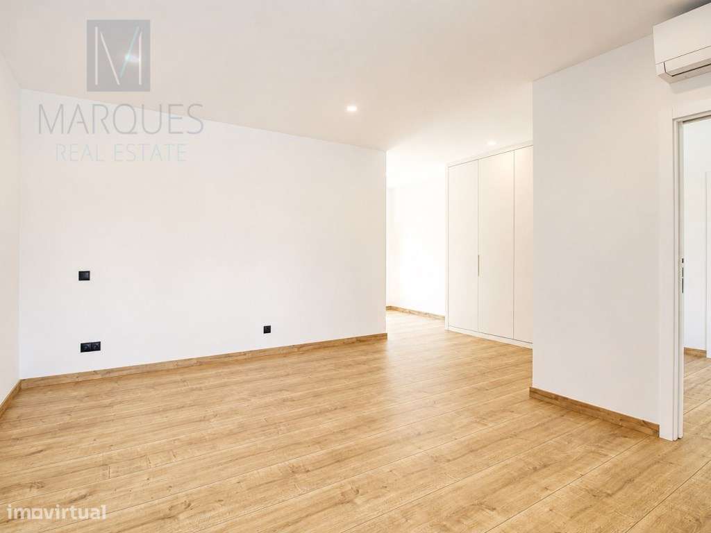 Moradia Isolada T4 com 3 Suites, Jardim e Piscina na Verdizela-30