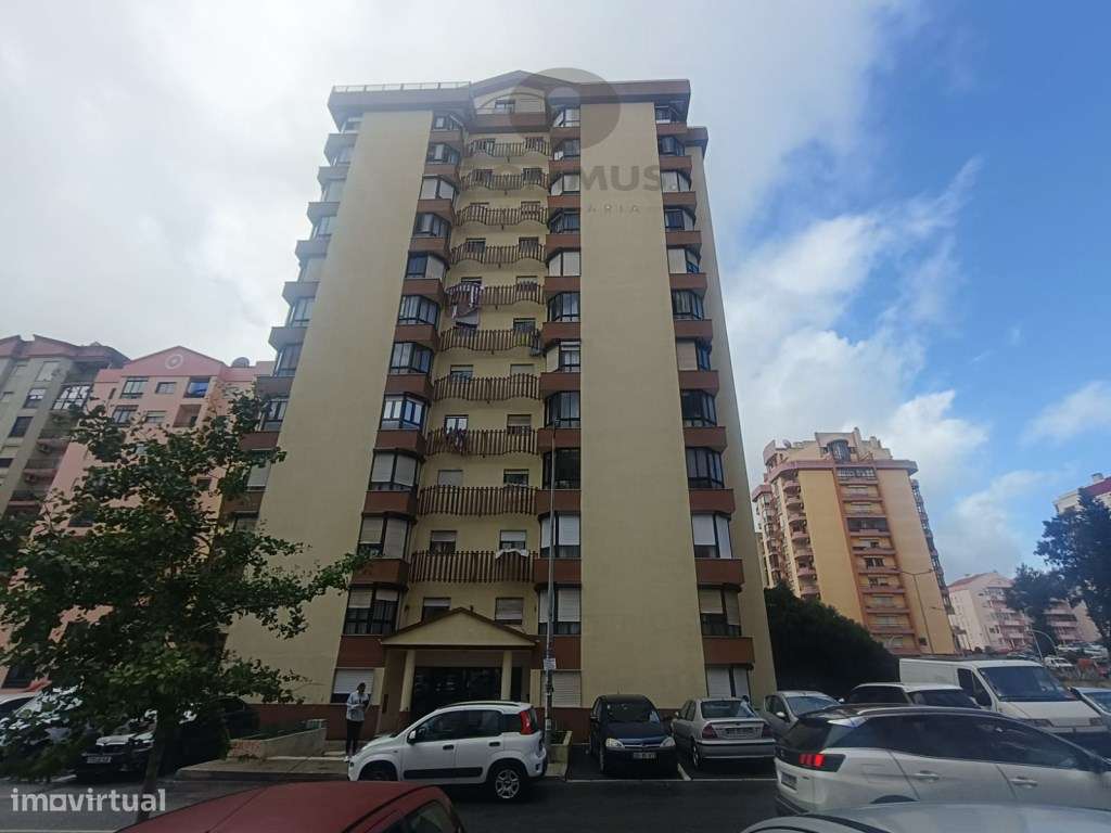 Apartamento T2 C/ algumas melhorias na Tapada das Merces-22
