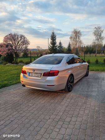 BMW Seria 5 528i xDrive Luxury Line - 3