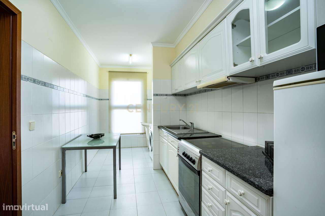 Apartamento T2 com Vista Mar e Excelente Exposição Solar-8