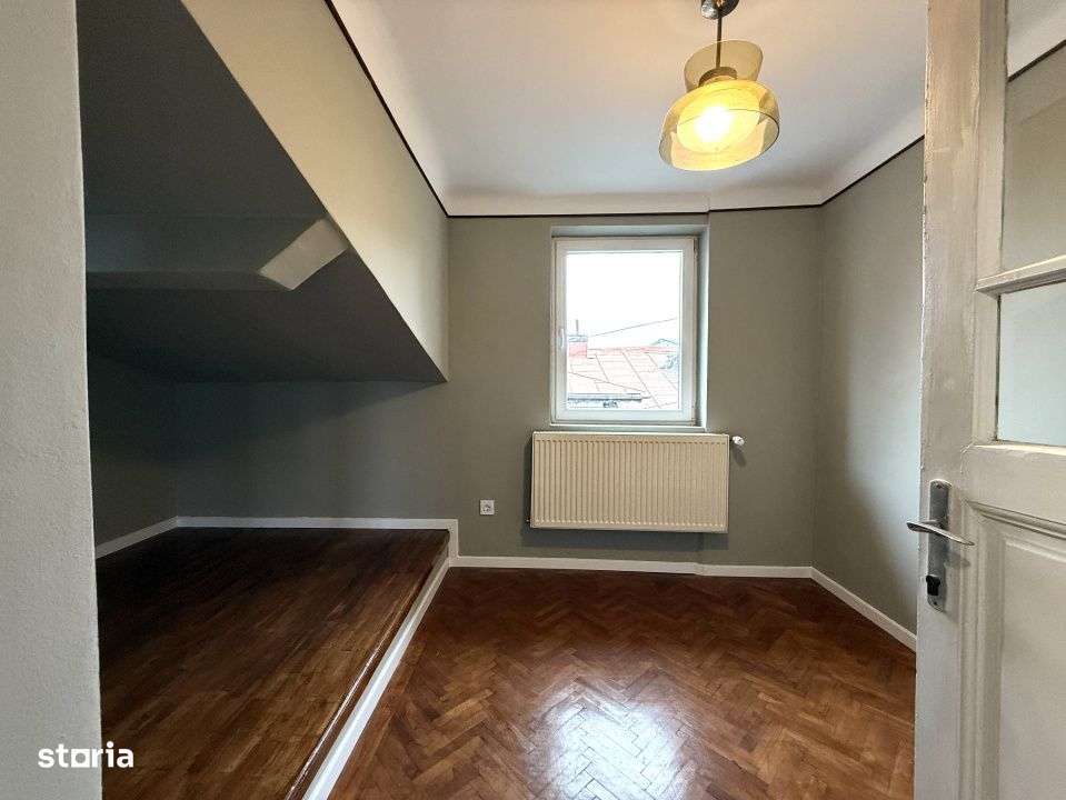 Casa renovata, ideala pentru firma sau locuinta, cu curte, in Crangasi - Imagine principală: 5/16