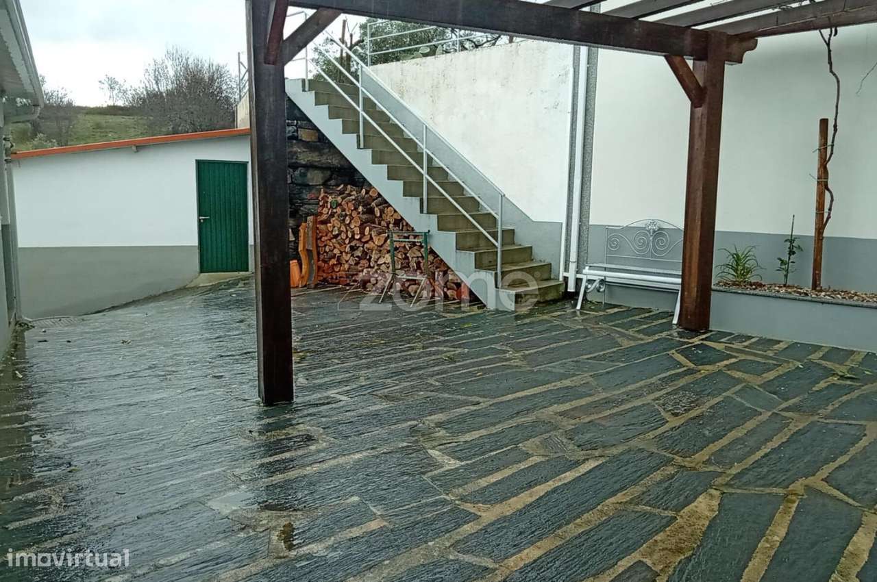 Moradia com 3 frações independentes habitacionais-49