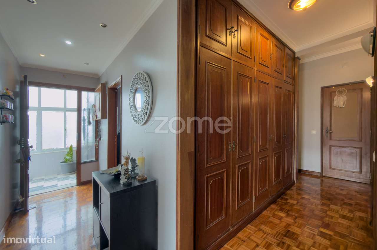 Moradia T4 c/ garagem e 435m2 de terreno - Famões-9