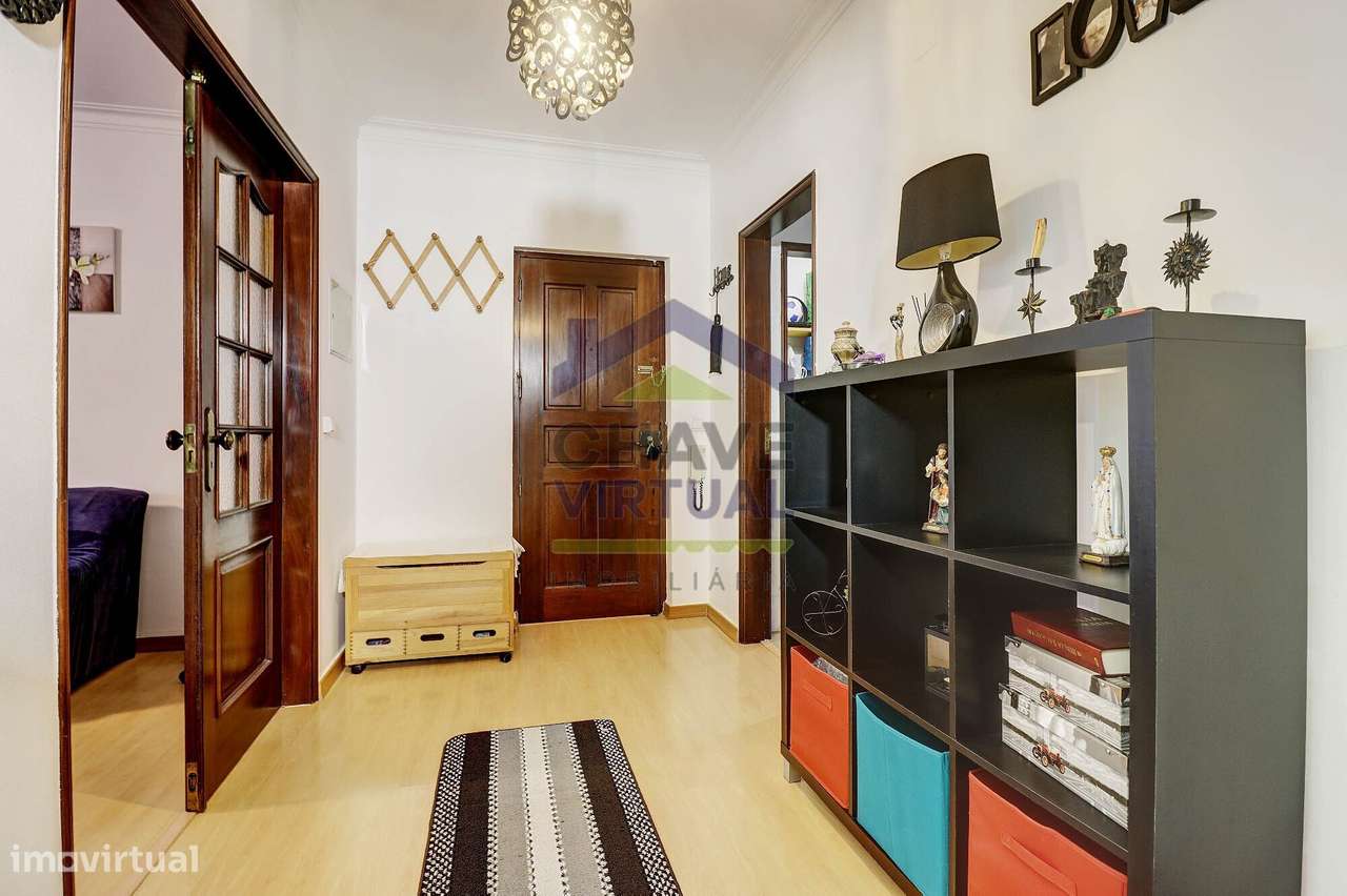 Apartamento T3 com Sótão Amplo - Centro Bombarral-17