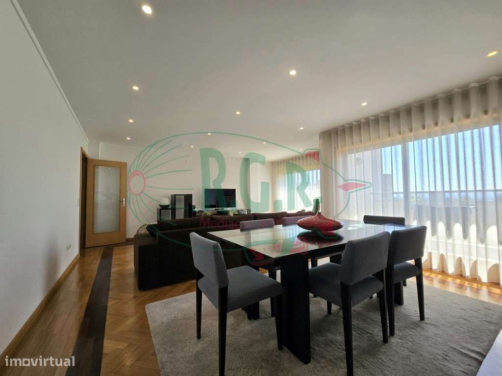 Apartamento T2| Lg Garagem 2 Carros | Localização Central São Cosme-6