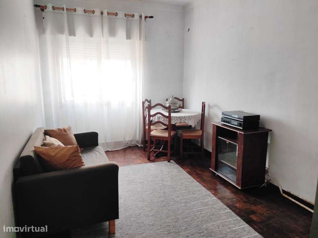 T2 em Casal de São Brás - Excelente localização junto à Farmácia Nunes-16