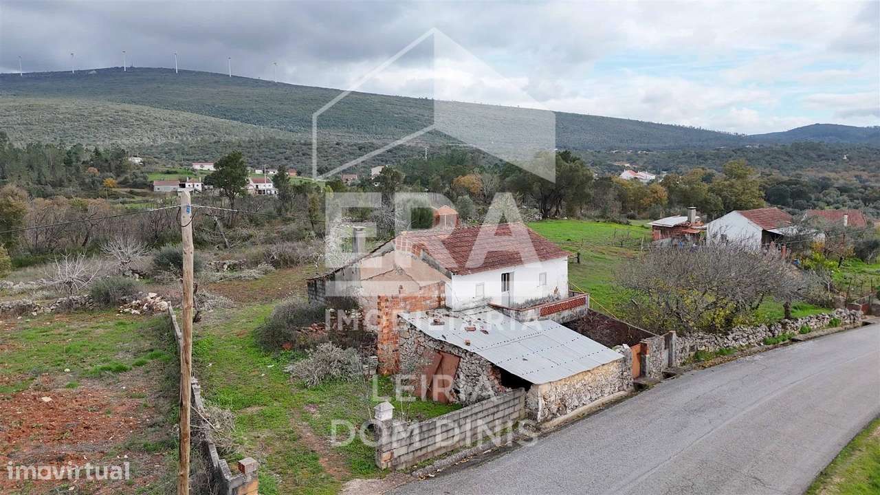 Moradia T4 Isolada em Almoster-6