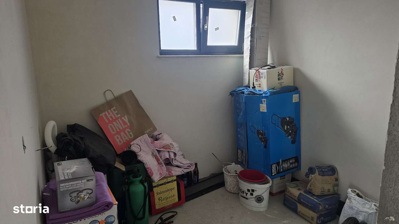 Vand casa in duplex in Deva, semifinisata, zona Garii, P+E+pod-10