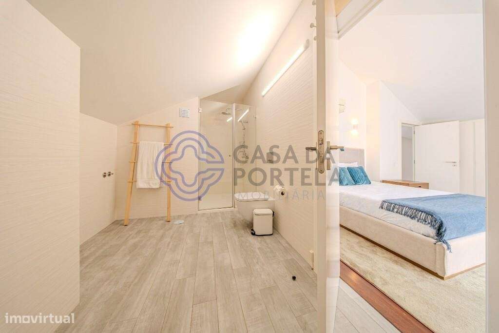 Apartamento Duplex T5 de Luxo com Terraço, Piscina e Garagem – Estoril-46