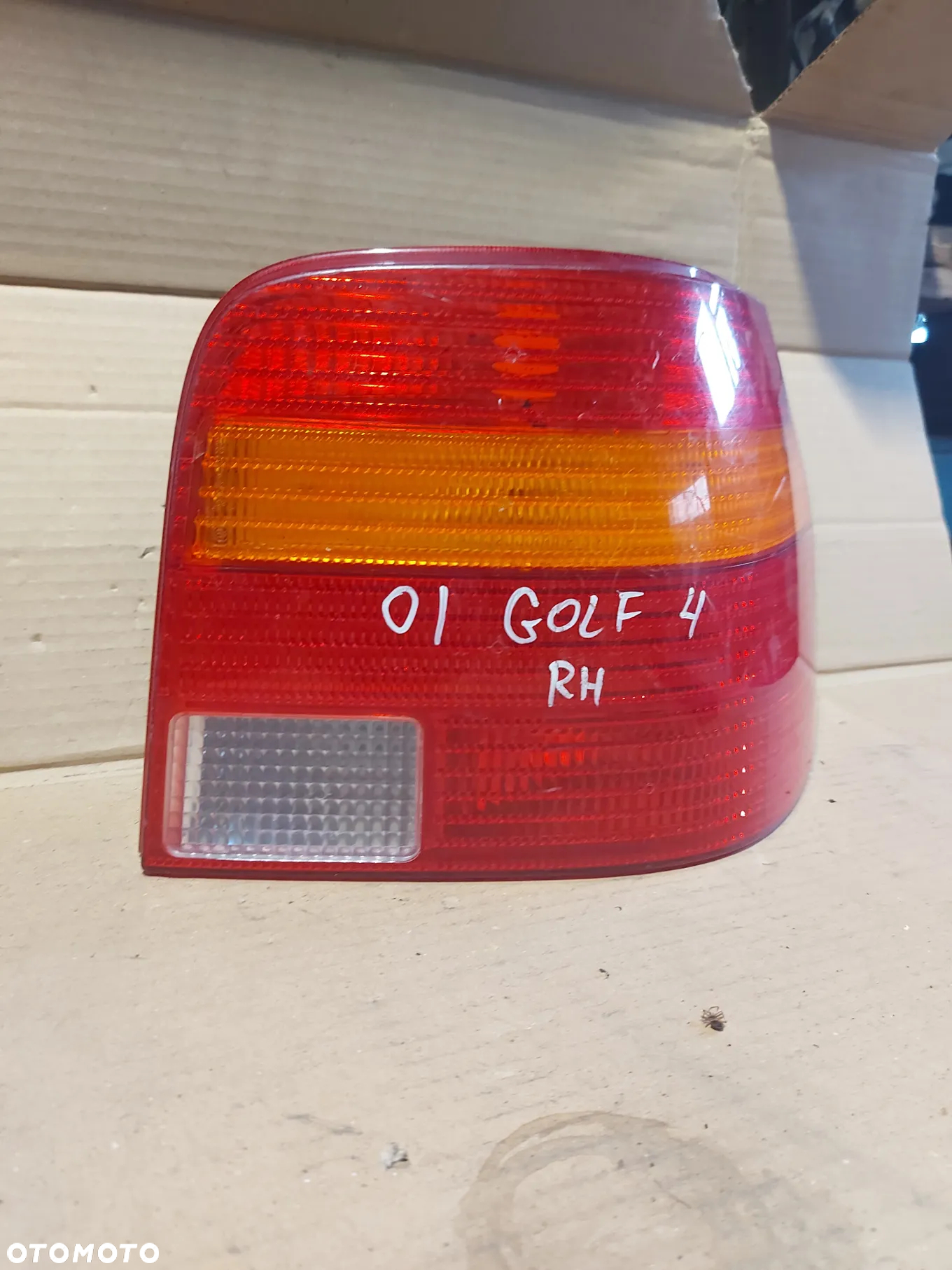 Lampa prawa tylna prawy tył VW Golf IV HB - 2